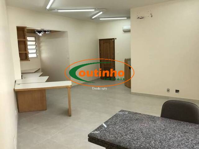 Conjunto Comercial / Sala para Venda em Rio de Janeiro - 2