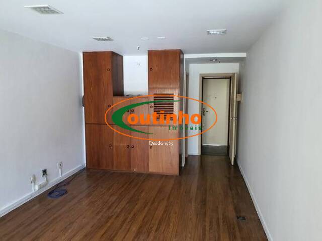 #28012 - Conjunto Comercial / Sala para Venda em Rio de Janeiro - RJ
