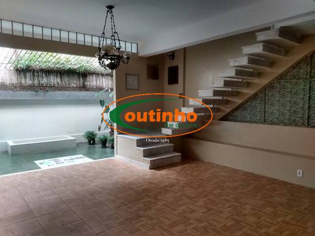 #28767 - Apartamento tipo casa para Venda em Rio de Janeiro - RJ - 1