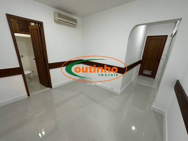 Conjunto Comercial / Sala para Venda em Rio de Janeiro - 2