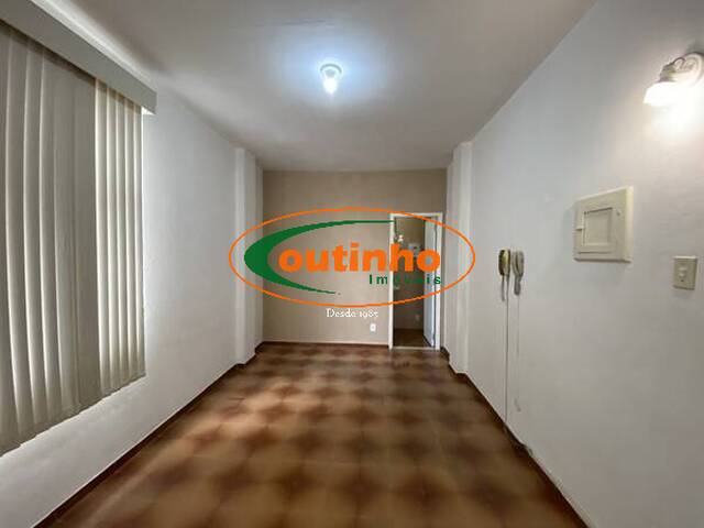 Conjunto Comercial / Sala para Venda em Rio de Janeiro - 2