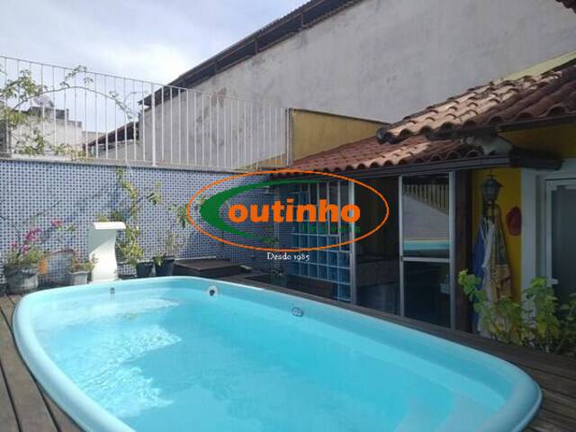 #28032A - Casa para Venda em Rio de Janeiro - RJ