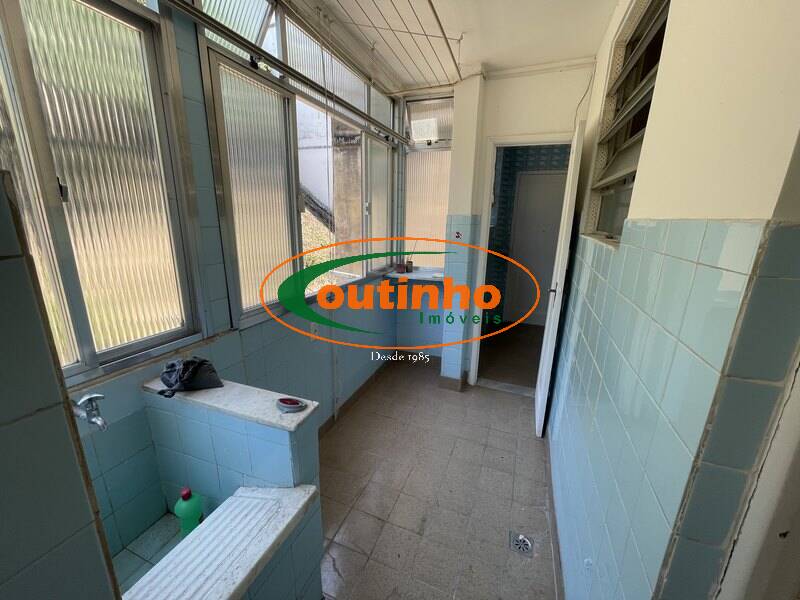 Apartamento à venda com 2 quartos, 65m² - Foto 11