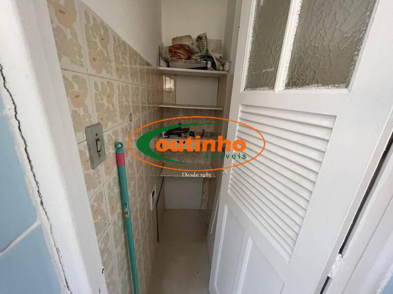 Apartamento à venda com 2 quartos, 65m² - Foto 13