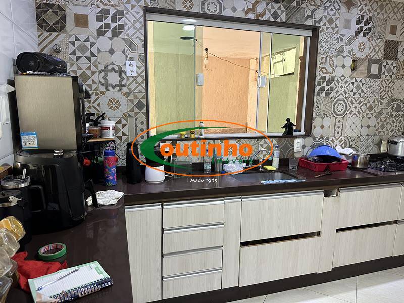 Casa à venda com 3 quartos, 220m² - Foto 8