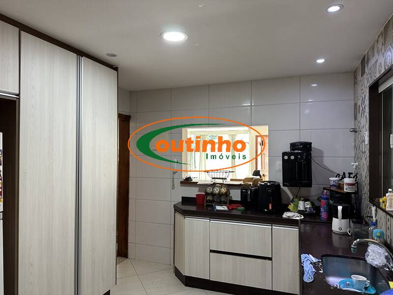 Casa à venda com 3 quartos, 220m² - Foto 9