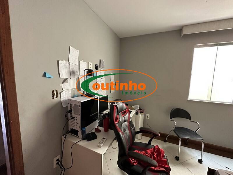 Casa à venda com 3 quartos, 220m² - Foto 16