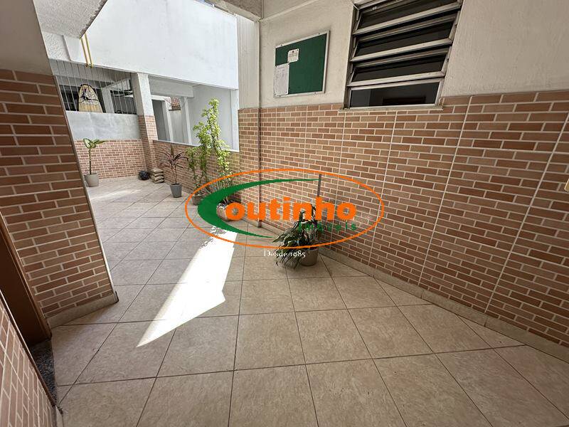 Apartamento à venda com 2 quartos, 74m² - Foto 30