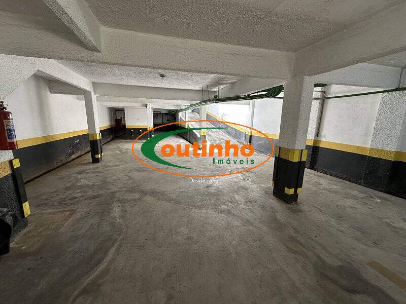 Apartamento à venda com 2 quartos, 74m² - Foto 33