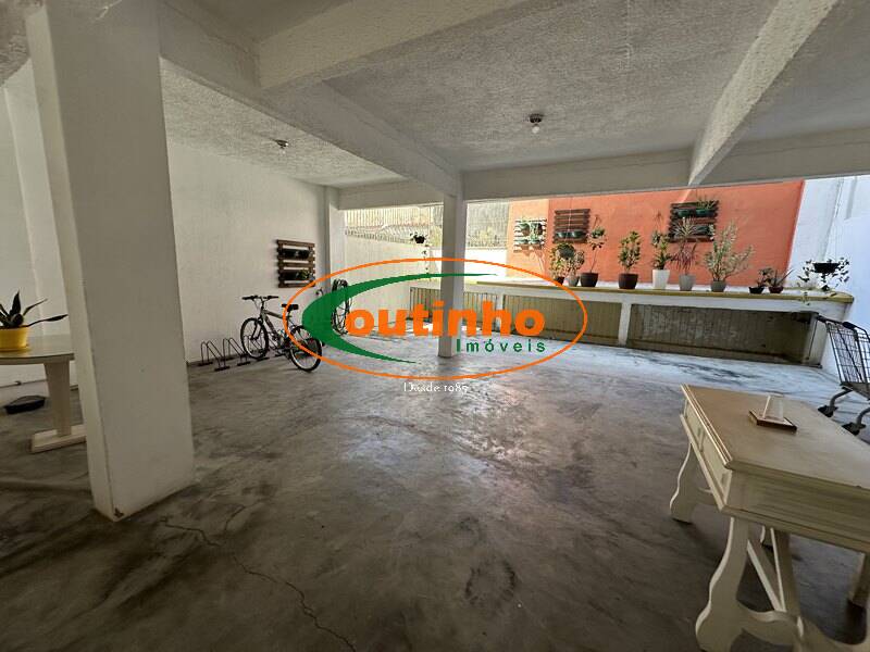 Apartamento à venda com 2 quartos, 74m² - Foto 31