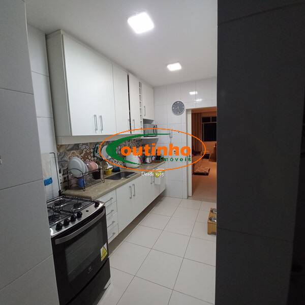 Apartamento à venda com 2 quartos, 75m² - Foto 10