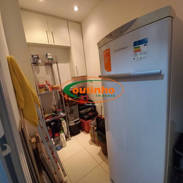 Apartamento à venda com 2 quartos, 75m² - Foto 30