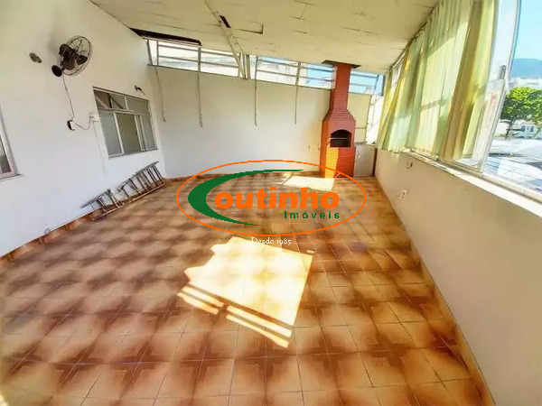Cobertura à venda com 2 quartos, 150m² - Foto 1