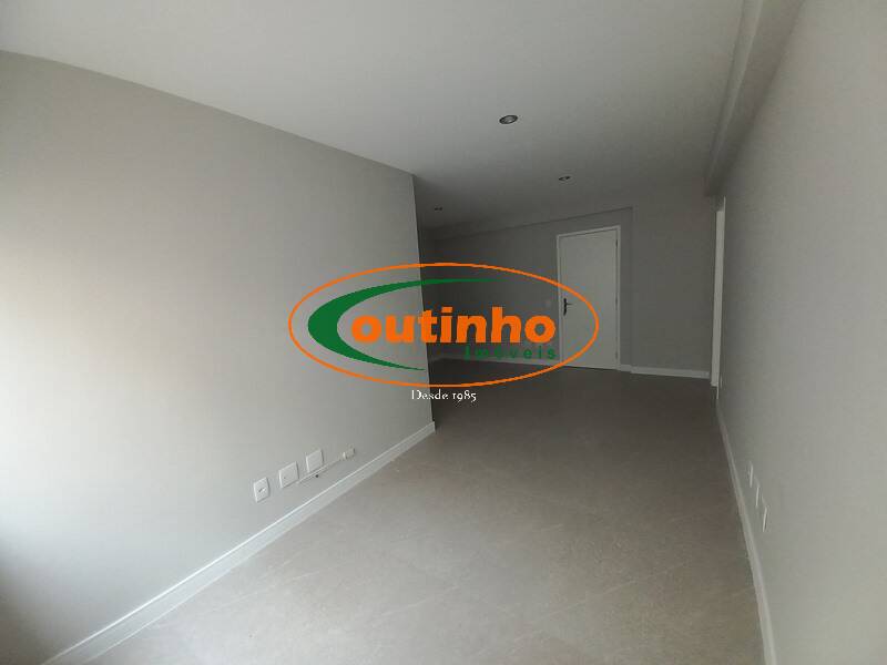 Apartamento à venda com 3 quartos, 74m² - Foto 2