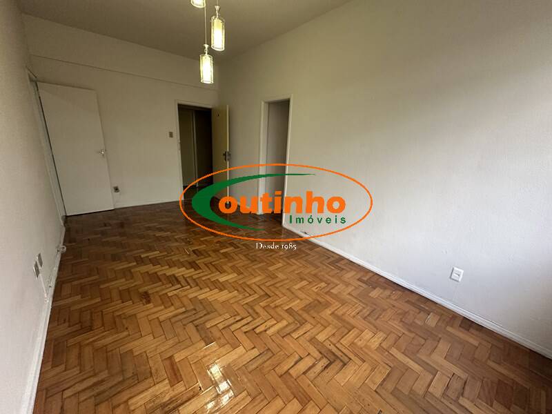 Apartamento à venda com 2 quartos, 70m² - Foto 4