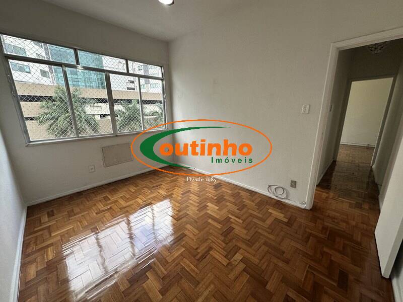Apartamento à venda com 2 quartos, 70m² - Foto 7