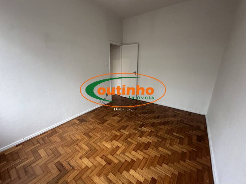 Apartamento à venda com 2 quartos, 70m² - Foto 8
