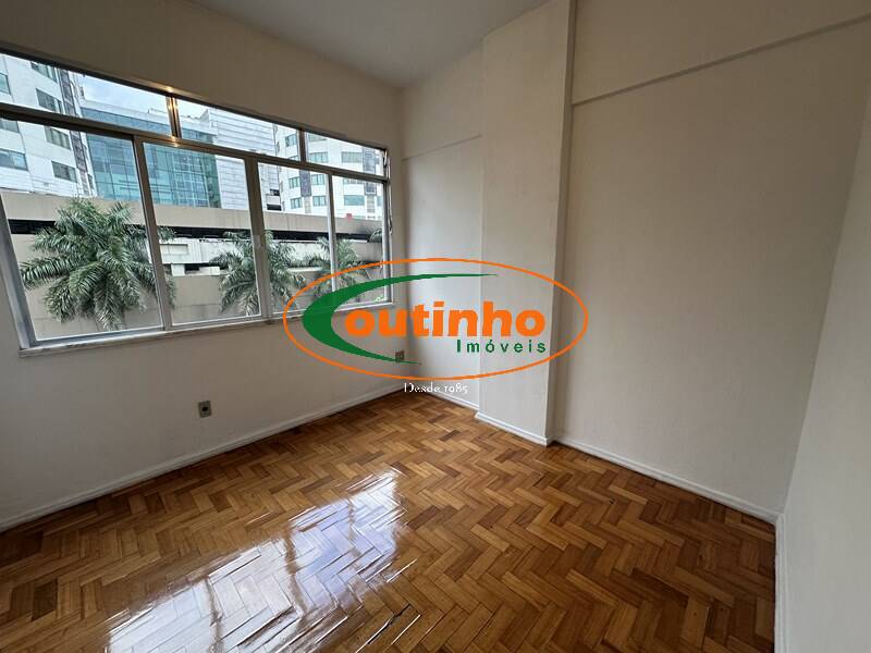 Apartamento à venda com 2 quartos, 70m² - Foto 9