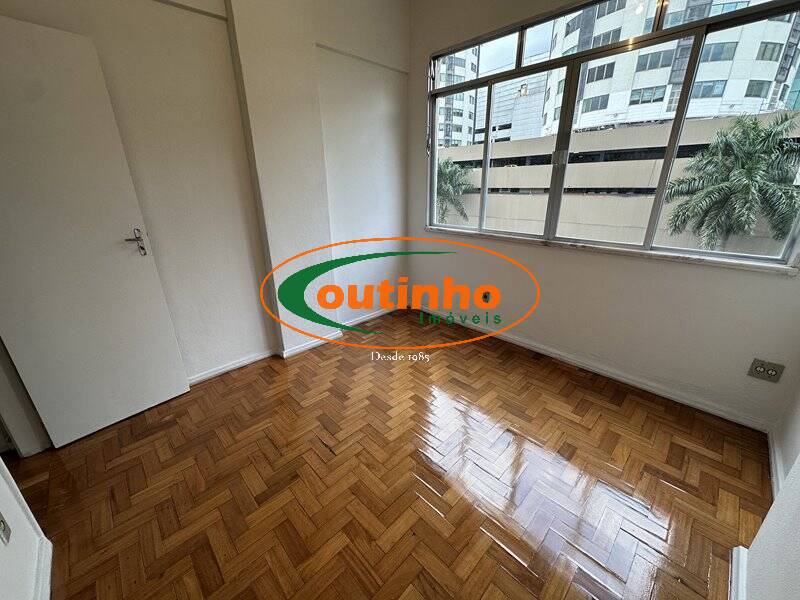 Apartamento à venda com 2 quartos, 70m² - Foto 10