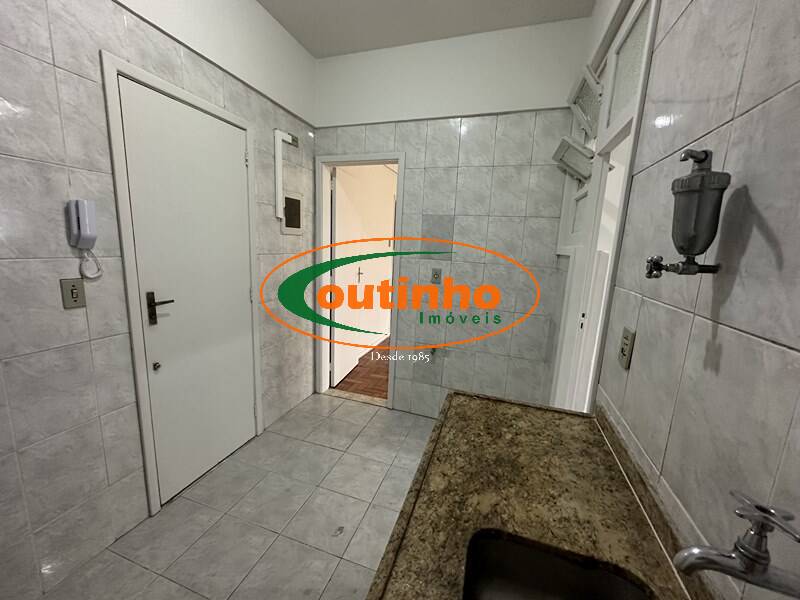 Apartamento à venda com 2 quartos, 70m² - Foto 17