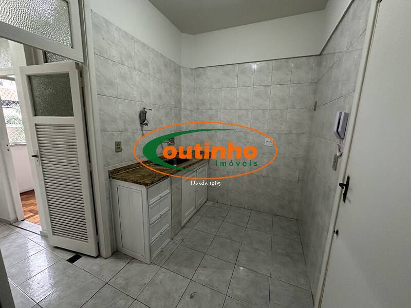 Apartamento à venda com 2 quartos, 70m² - Foto 15