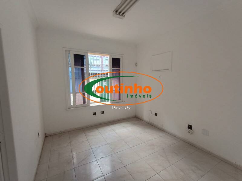 Casa à venda com 4 quartos, 328m² - Foto 10