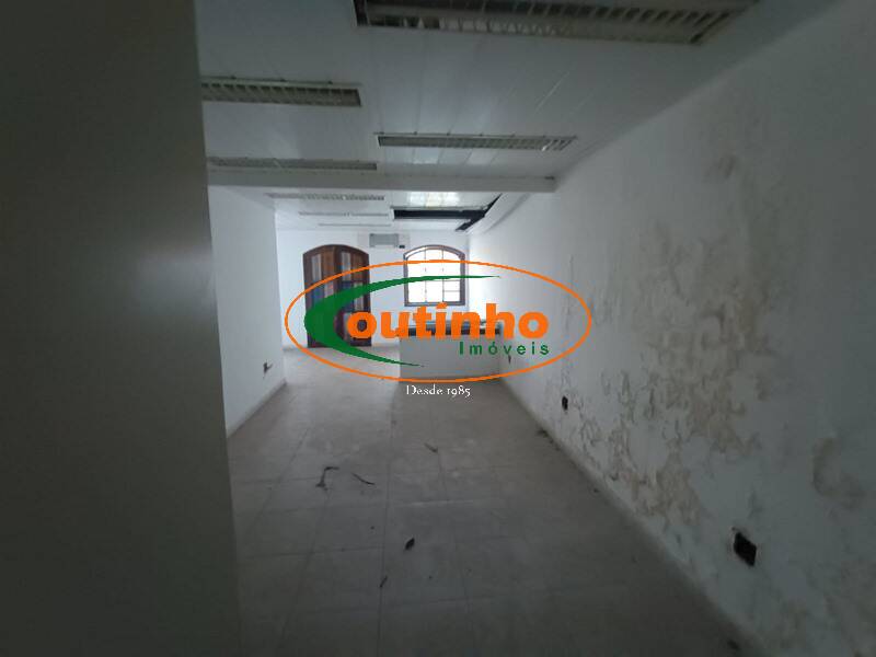 Casa à venda com 4 quartos, 328m² - Foto 14