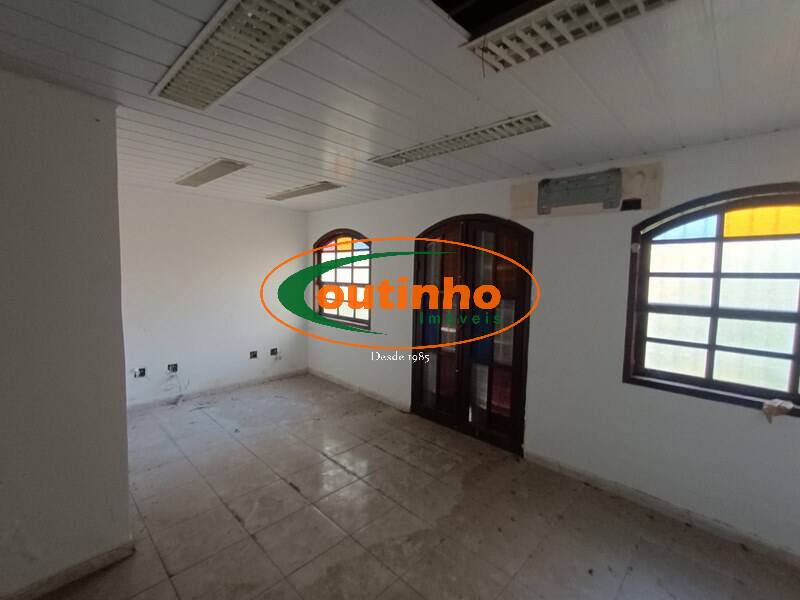 Casa à venda com 4 quartos, 328m² - Foto 16