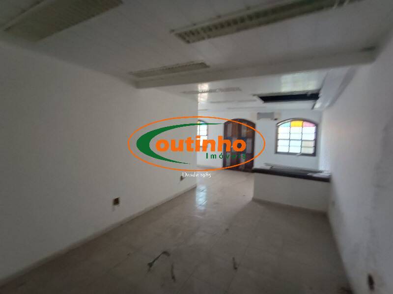 Casa à venda com 4 quartos, 328m² - Foto 15