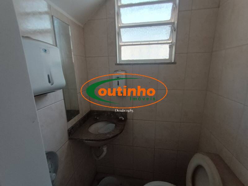 Casa à venda com 4 quartos, 328m² - Foto 17