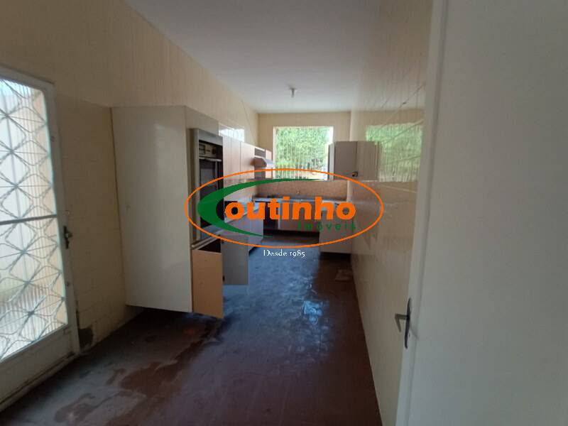 Casa à venda com 4 quartos, 328m² - Foto 19