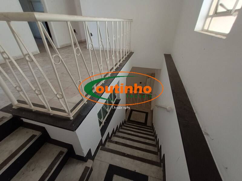 Casa à venda com 4 quartos, 328m² - Foto 23