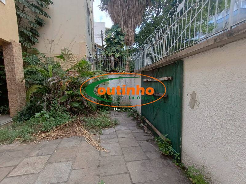Casa à venda com 4 quartos, 328m² - Foto 9