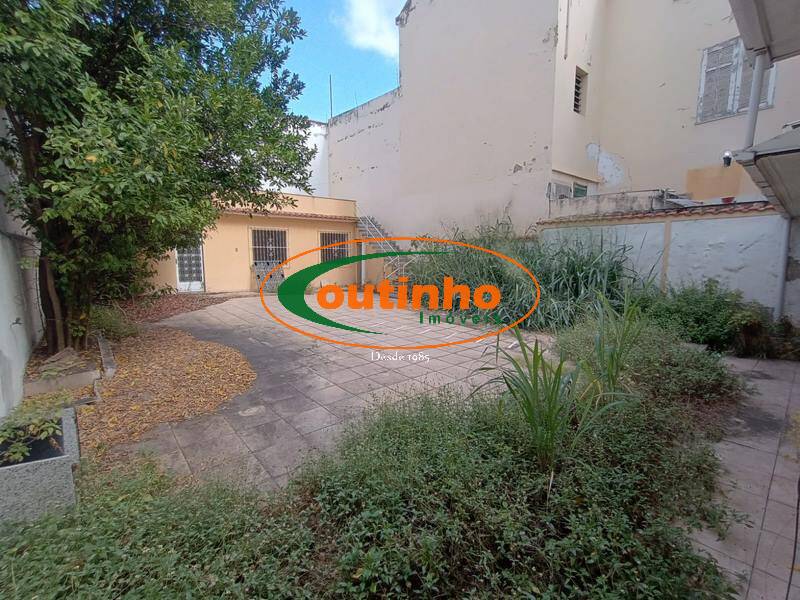 Casa à venda com 4 quartos, 328m² - Foto 5