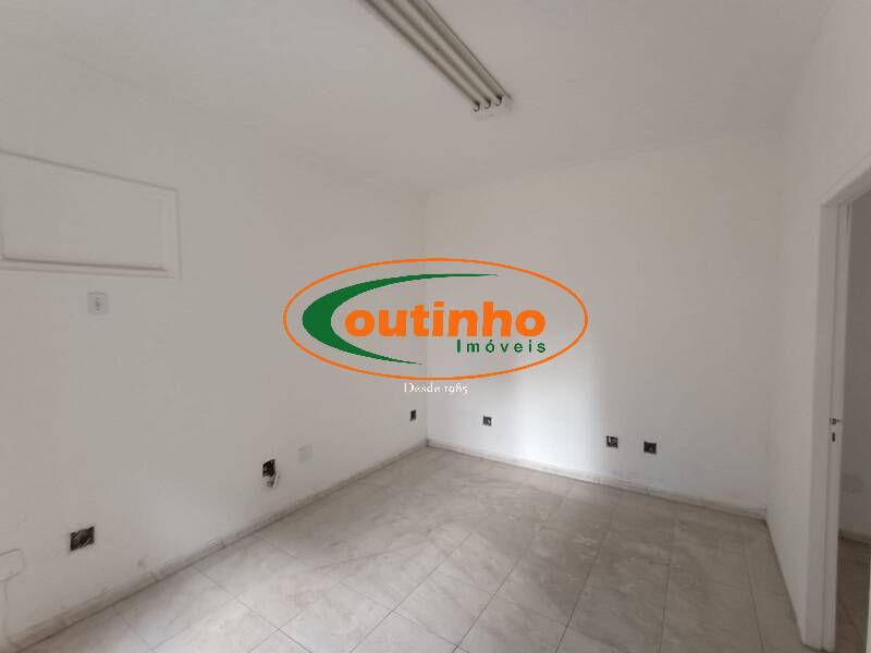 Casa à venda com 4 quartos, 328m² - Foto 41