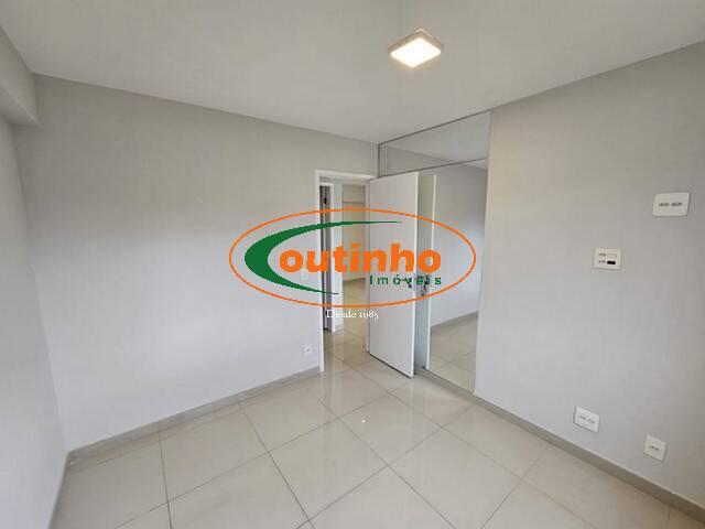 Apartamento à venda com 2 quartos, 65m² - Foto 28