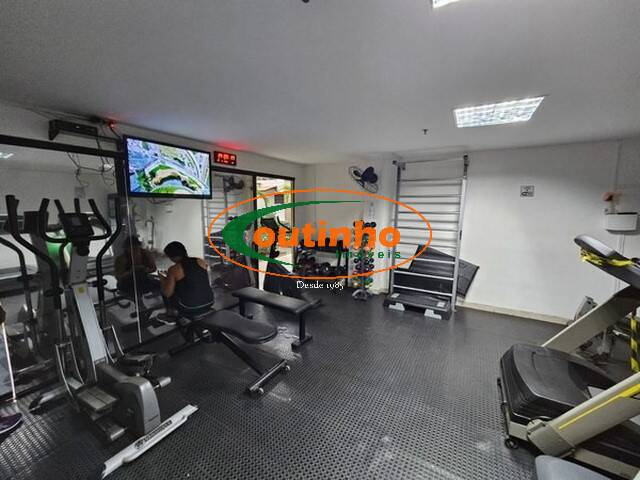 Apartamento à venda com 2 quartos, 65m² - Foto 27