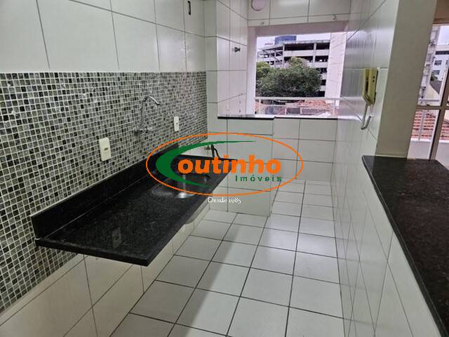 Apartamento à venda com 2 quartos, 65m² - Foto 31