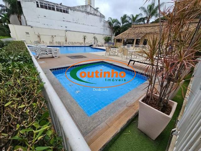 Apartamento à venda com 2 quartos, 65m² - Foto 46
