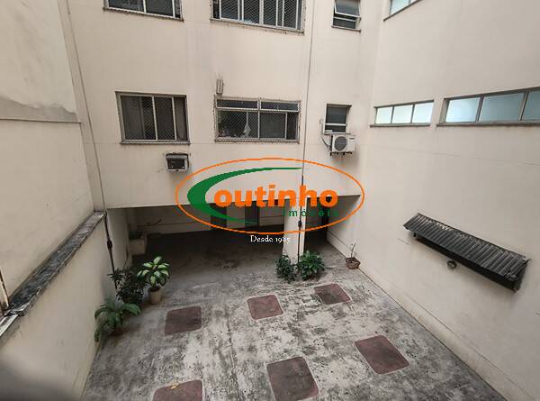 Apartamento à venda com 2 quartos, 102m² - Foto 21