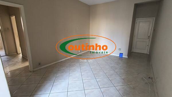 Apartamento à venda com 3 quartos, 96m² - Foto 2