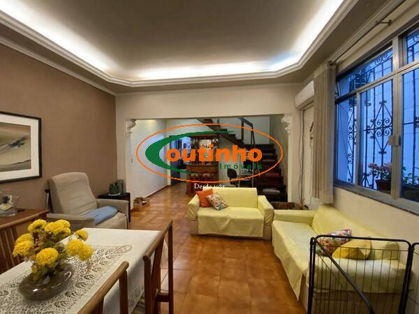 Casa, 4 quartos, 198 m² - Foto 1