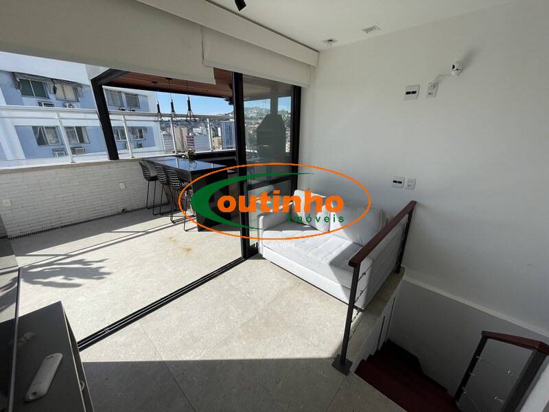 Cobertura à venda com 2 quartos, 110m² - Foto 3