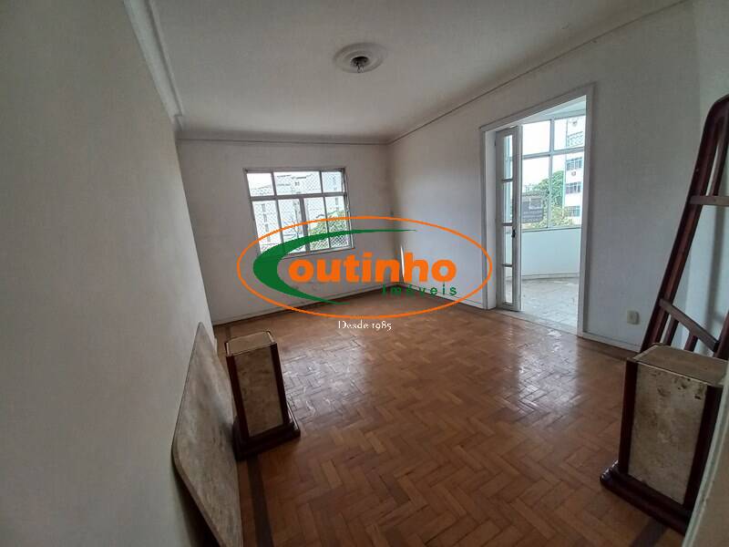 Apartamento à venda com 3 quartos, 126m² - Foto 1