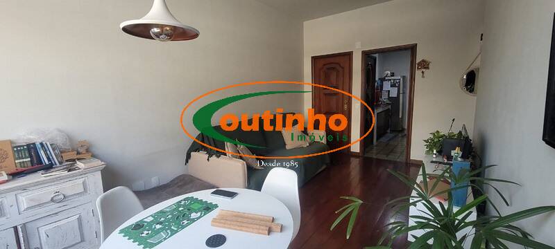 Apartamento à venda com 2 quartos, 68m² - Foto 4