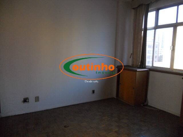 Apartamento à venda com 4 quartos, 135m² - Foto 13