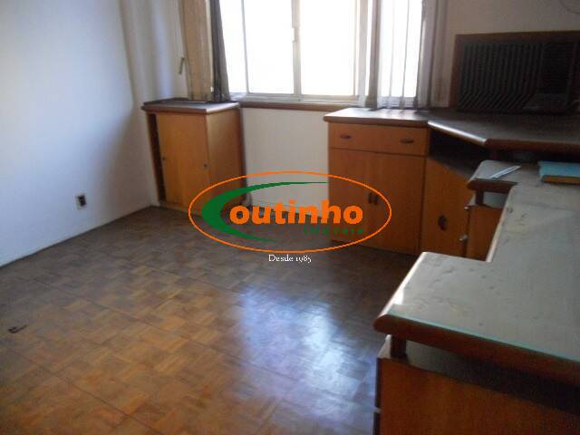 Apartamento à venda com 4 quartos, 135m² - Foto 17