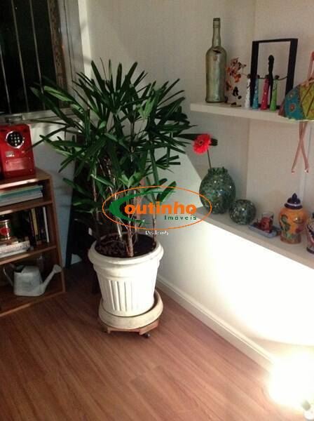 Apartamento à venda com 2 quartos, 83m² - Foto 3