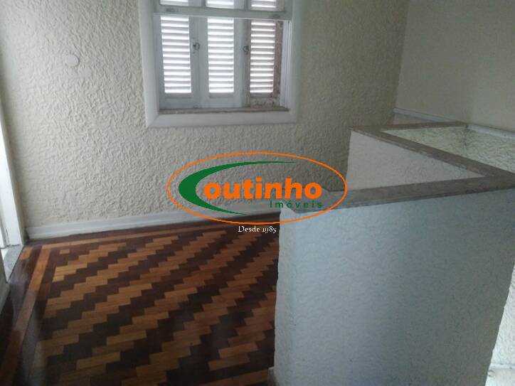 Casa à venda com 6 quartos, 296m² - Foto 4