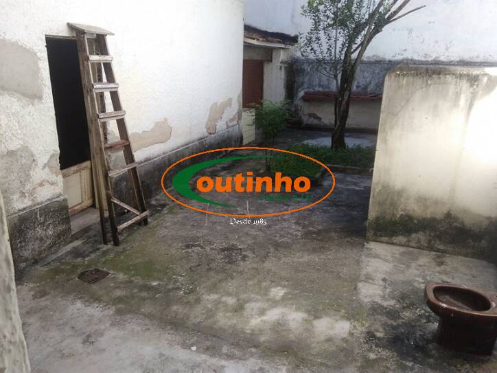 Casa à venda com 6 quartos, 296m² - Foto 13